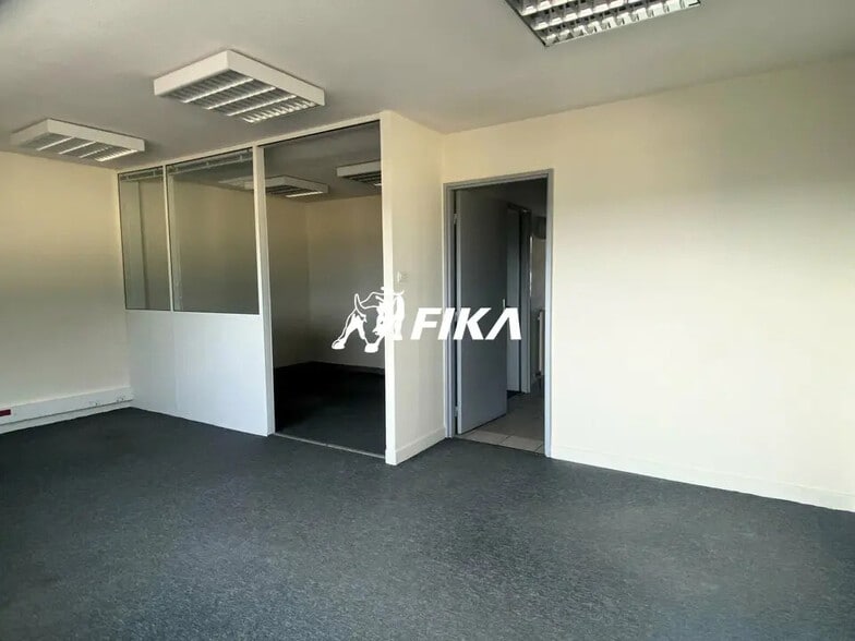 Office in Toulouse for lease - Interior Photo - Image 3 of 8