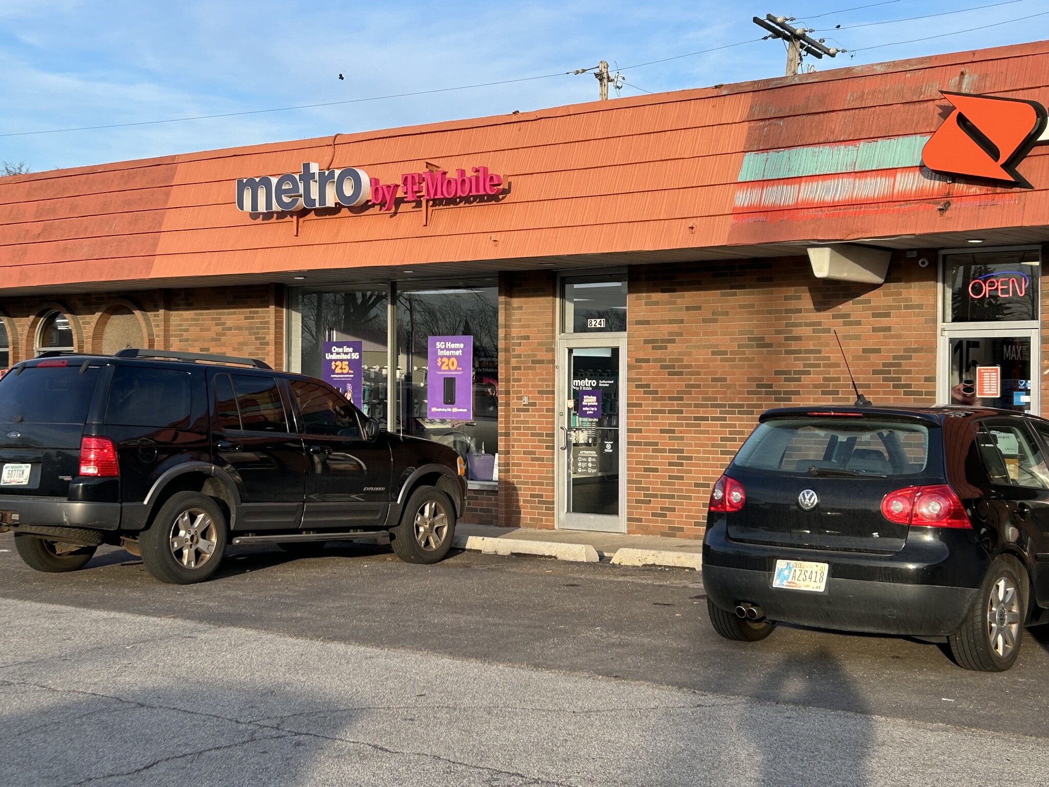 8233-8243 Kennedy Ave, Highland, IN for lease Interior Photo- Image 1 of 5