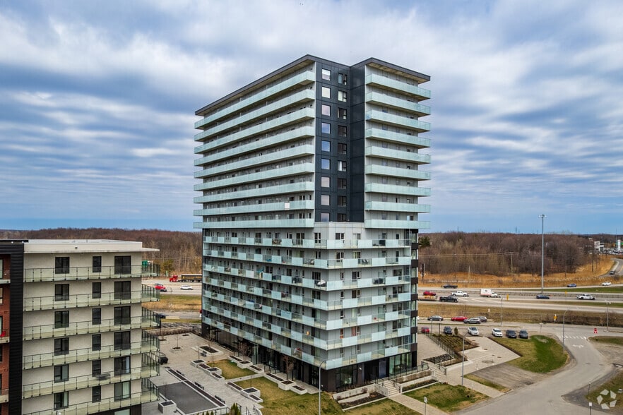 1220 Av De La Croisee, Terrebonne, QC for lease - Building Photo - Image 2 of 4