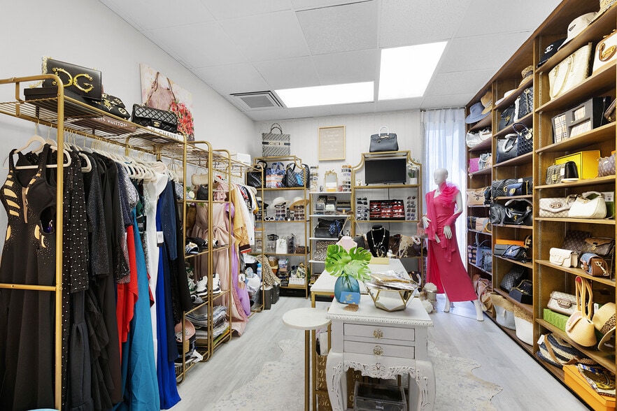 3900 Broadway Plaza portfolio of 4 properties for sale on LoopNet.com - Building Photo - Image 2 of 51