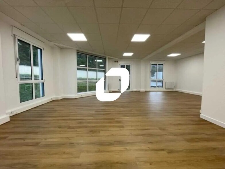 33 Rue Belissen, Francheville for lease - Building Photo - Image 2 of 8