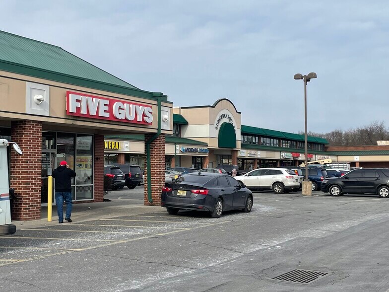 25 Scotch Rd, Ewing, NJ 08628 Suburban Square