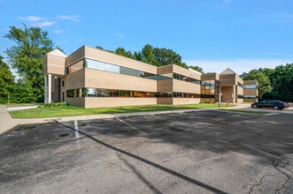 43750 Garfield Rd, Clinton Township, MI for lease Interior Photo- Image 1 of 13