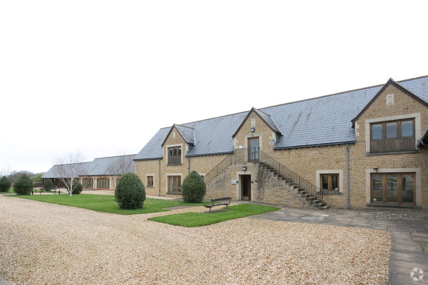 6-11 Forest Gate, Chippenham for lease - Primary Photo - Image 1 of 2