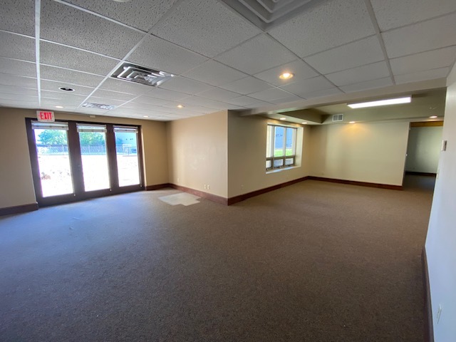 145 N Commercial St, Neenah, WI for lease - Building Photo - Image 3 of 6