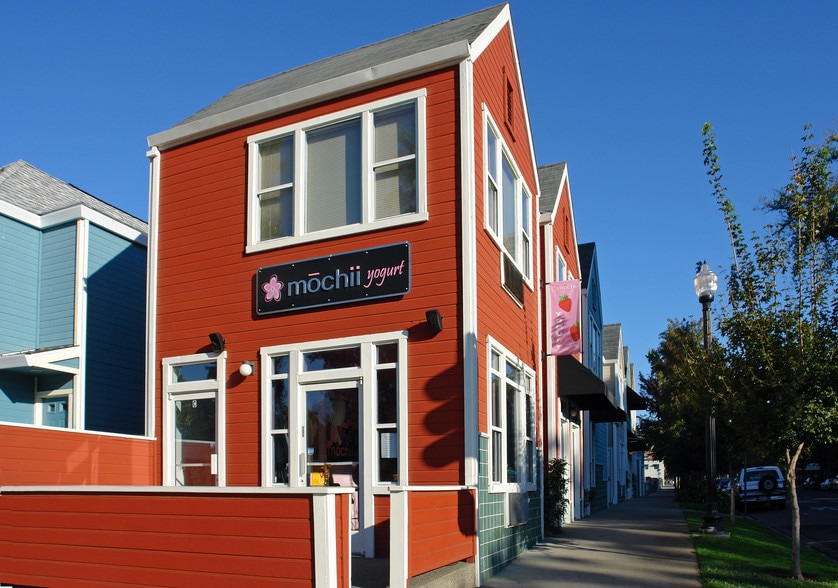 1530 16th St, Sacramento CA - Bar