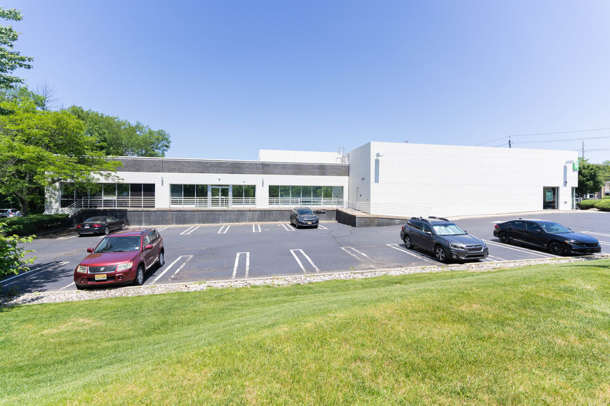 165 Route 17 South, Paramus, NJ for lease - Building Photo - Image 3 of 11