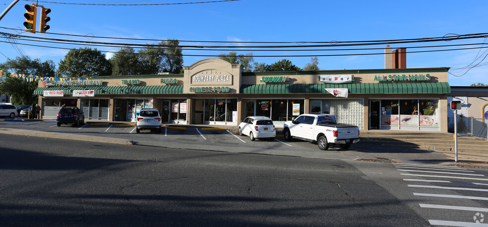 47 Boundary Ave, Farmingdale, NY for sale - Primary Photo - Image 1 of 1