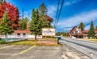 Carriage House Motor Inn - Motel