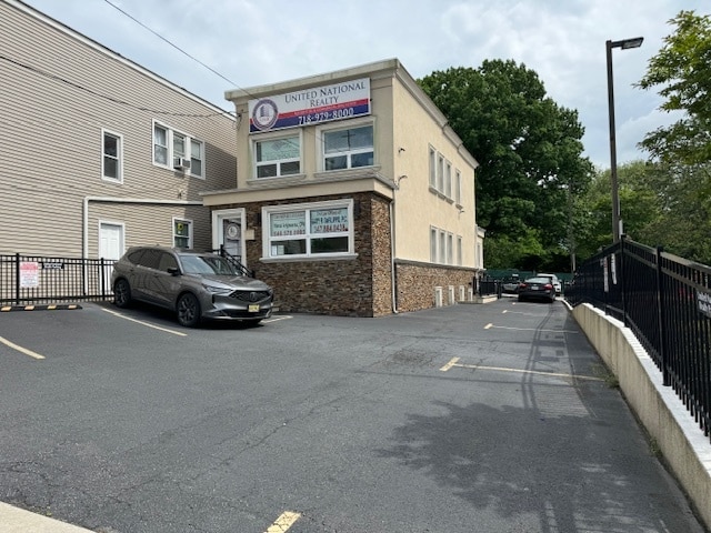 1682 Victory Blvd, Staten Island, NY for lease - Building Photo - Image 1 of 4
