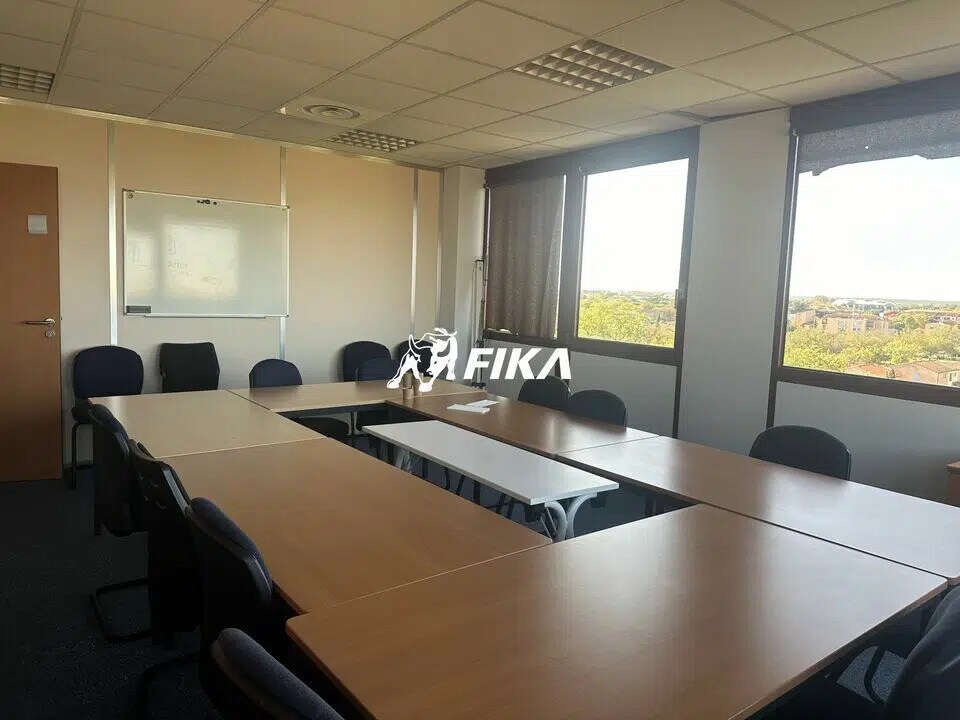Office in Toulouse for lease Interior Photo- Image 1 of 5