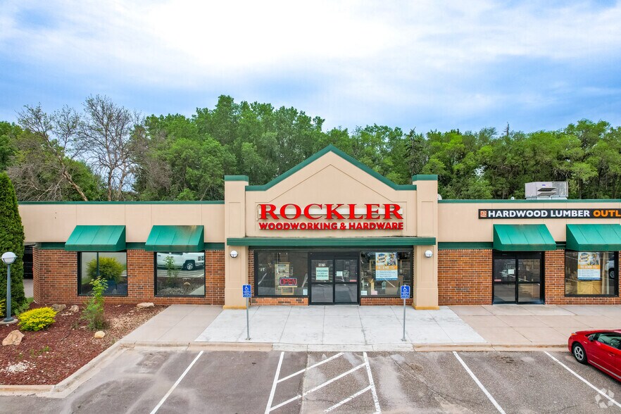 18601872 Beam Ave, Maplewood, MN 55109