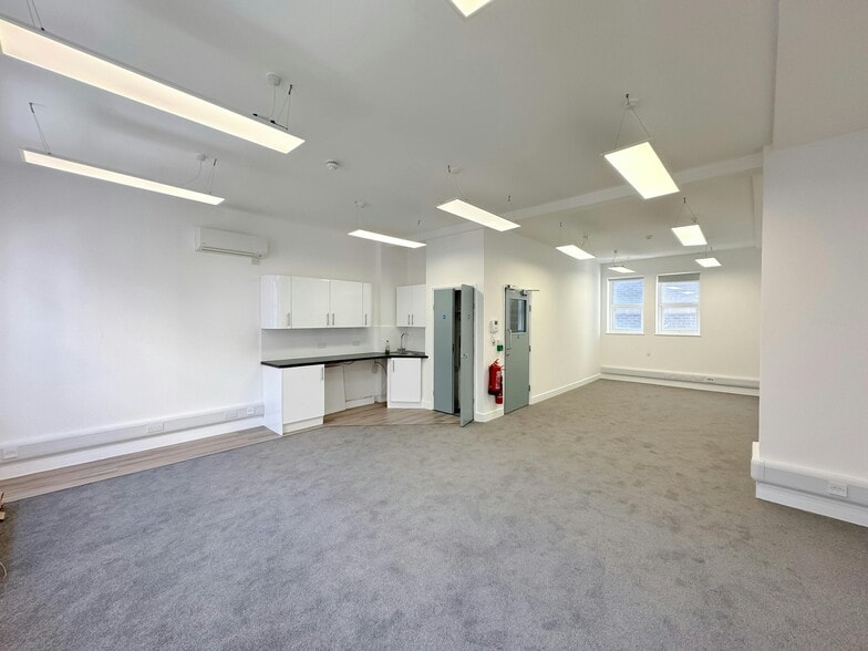 33 Southampton St, London for lease - Interior Photo - Image 2 of 8
