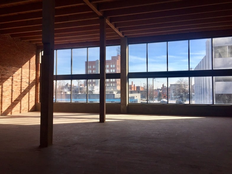 1816 Walnut St, Kansas City, MO for sale - Interior Photo - Image 3 of 37