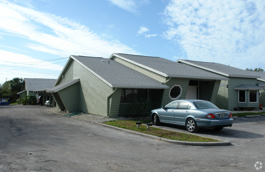 10225 Ulmerton Rd, Largo, FL for sale - Primary Photo - Image 1 of 1