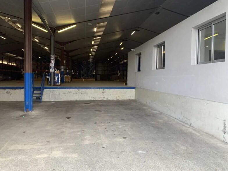 Office in Cestas for lease - Interior Photo - Image 2 of 6