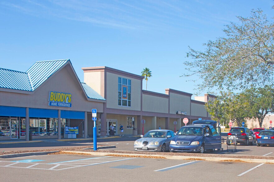 1111 Missouri Ave N, Largo, FL 33770