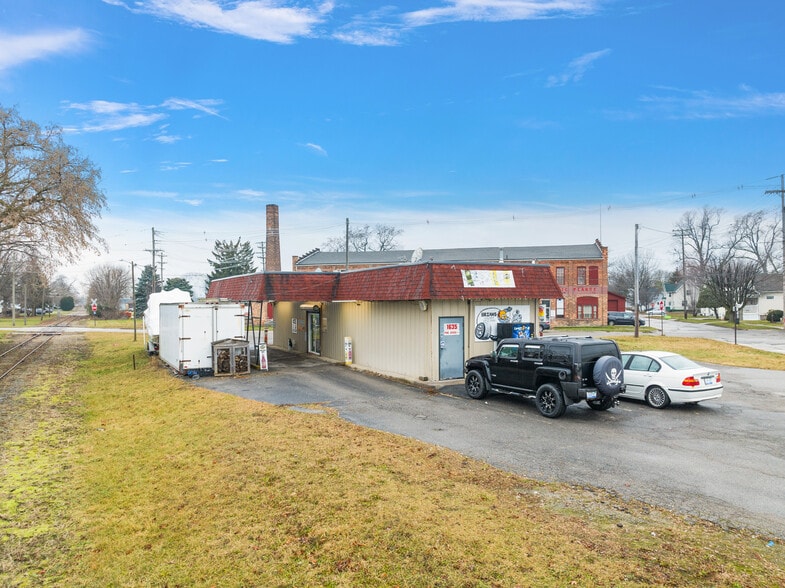 1635 Pine Grove Ave, Port Huron, MI for sale - Building Photo - Image 2 of 8