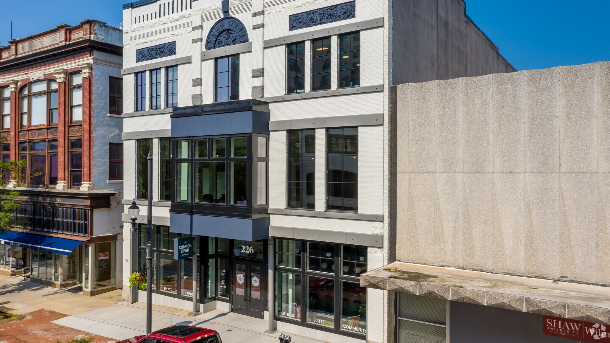 226 N Front St, Wilmington, NC 28401 Common Desk