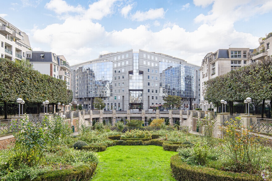 12 Avenue Winston Churchill, Charenton-le-Pont for lease - Primary Photo - Image 1 of 5