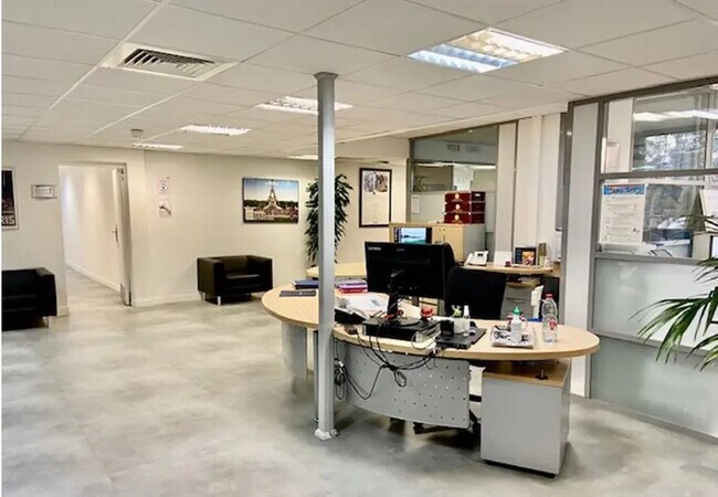 Location Bureaux 445 m²