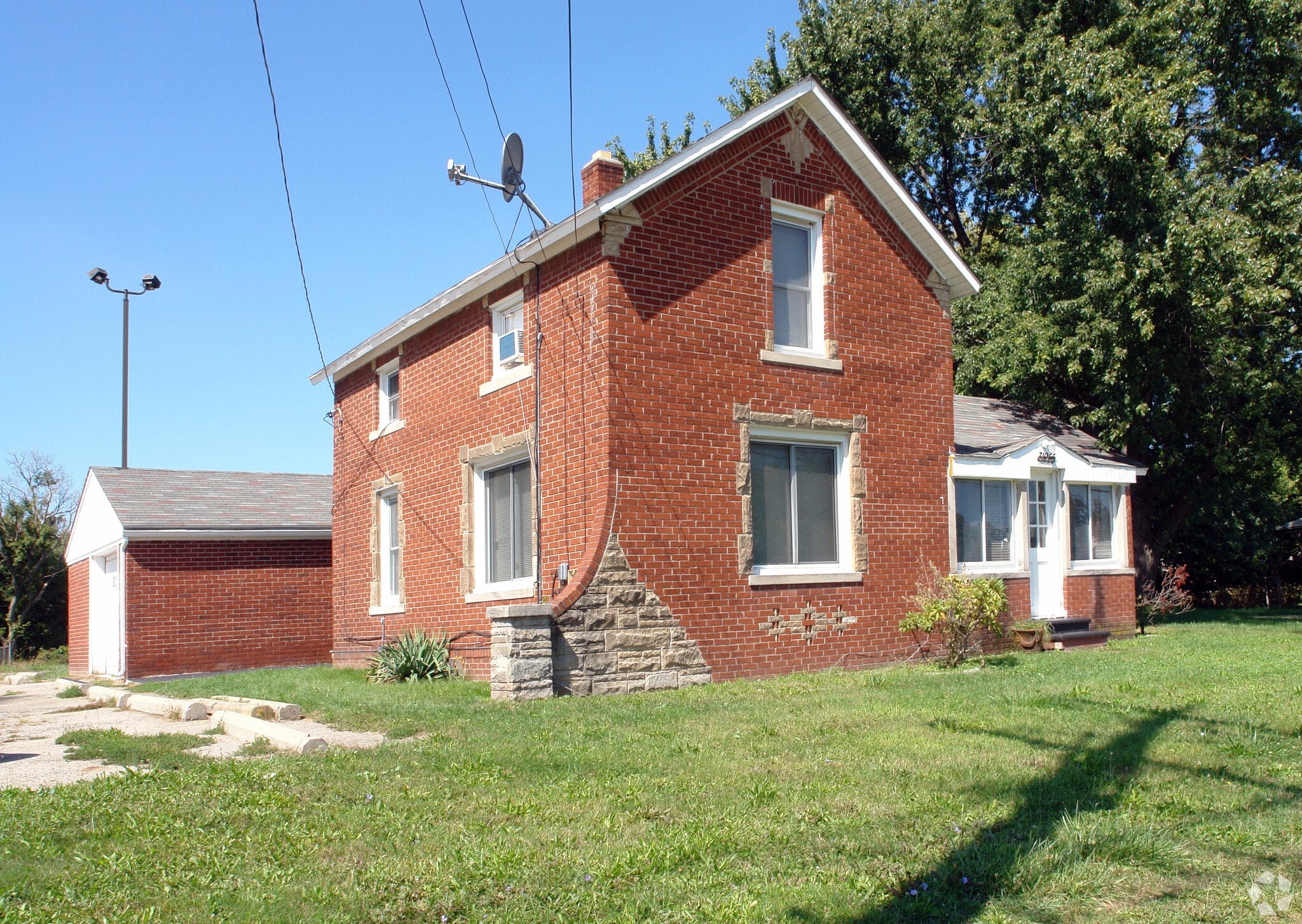 3192131965 Ryan Rd, Warren, MI 48092 for Lease