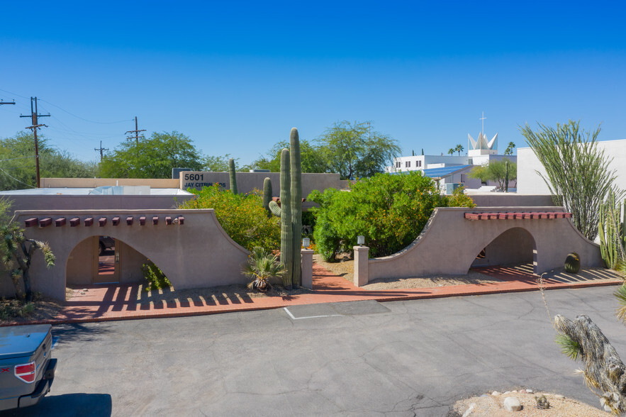 5601 N Oracle Rd, Tucson, AZ for sale - Primary Photo - Image 1 of 1