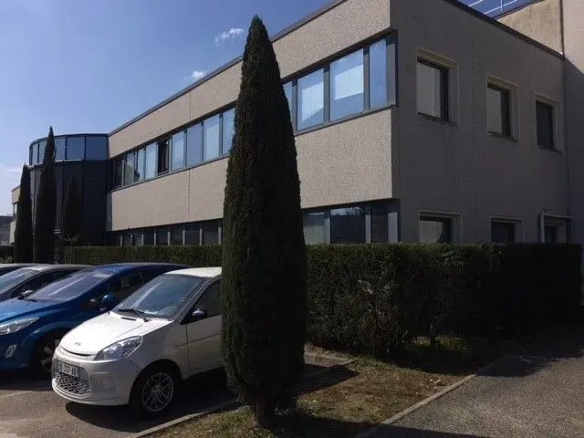 Office in Rousset for lease - Building Photo - Image 1 of 12