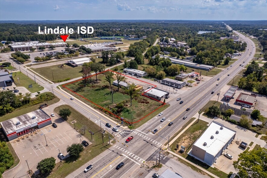 906 S Main St, Lindale, TX for sale - Primary Photo - Image 1 of 37