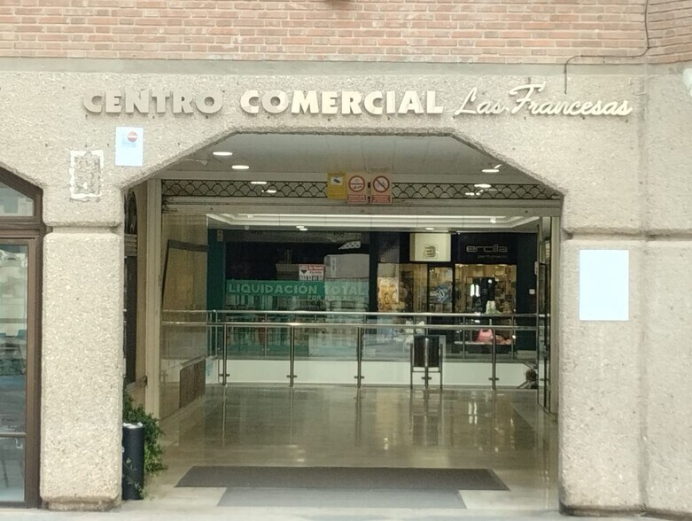 Retail in Valladolid for sale - Building Photo - Image 1 of 16