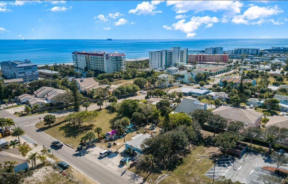 201 Taft Ave, Cocoa Beach, FL for sale - Building Photo - Image 1 of 1