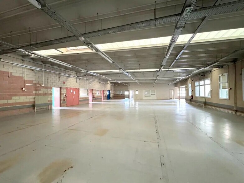 Industrial in Conflans-Sainte-Honorine for sale - Building Photo - Image 2 of 16