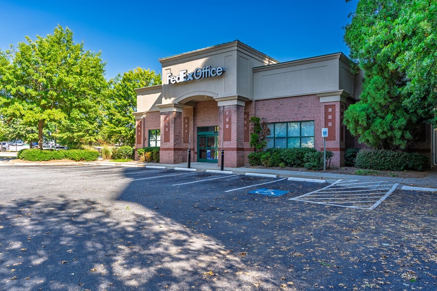 2676 Paces Ferry Rd SE, Atlanta, GA for lease - Building Photo - Image 2 of 4