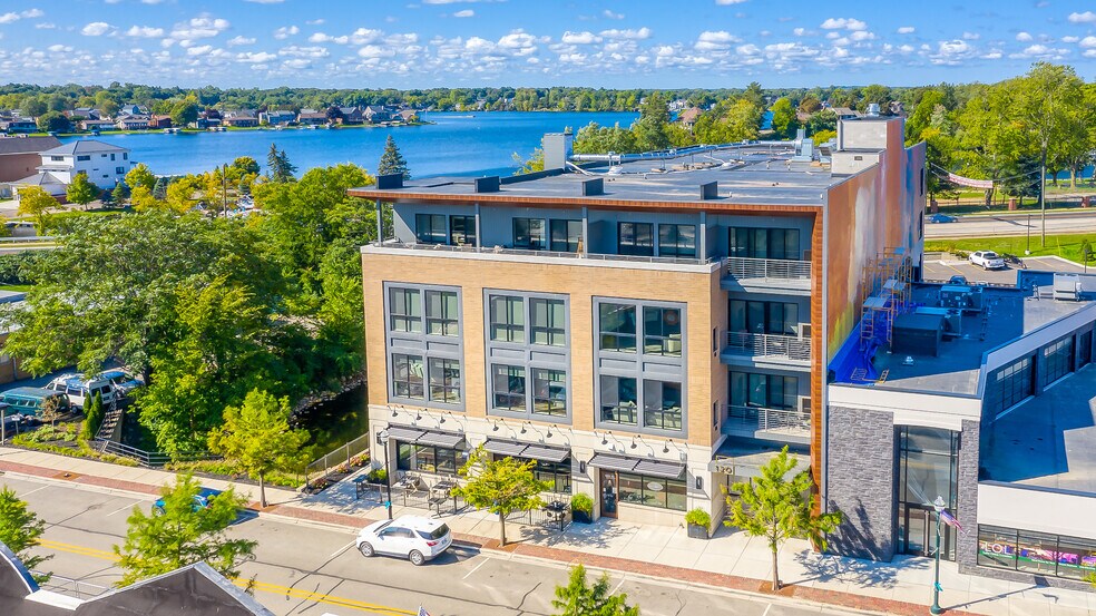 120 S Broadway St, Lake Orion, MI 48362