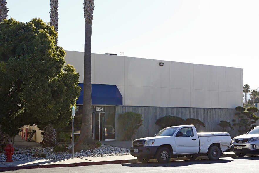 1054 Shary Cir, Concord, CA for lease - Building Photo - Image 3 of 3