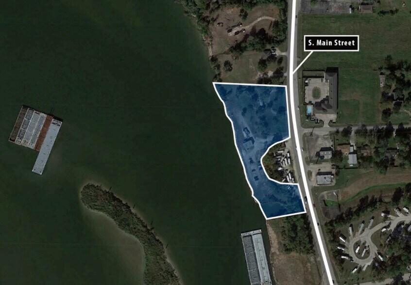 1314 S Main St, Highlands, TX for sale - Primary Photo - Image 1 of 1