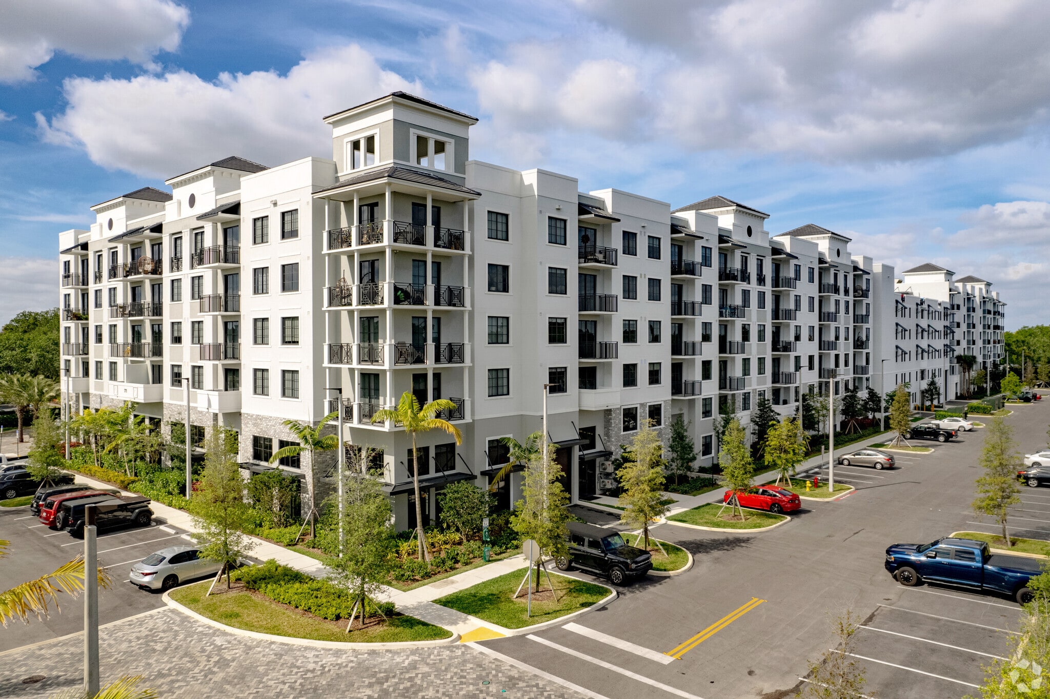 1711 N University Dr, Plantation, FL for lease Primary Photo- Image 1 of 51