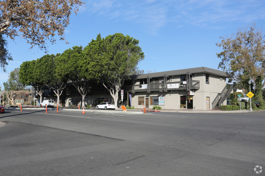 205-215 W 1st St, Tustin, CA for lease - Building Photo - Image 1 of 3