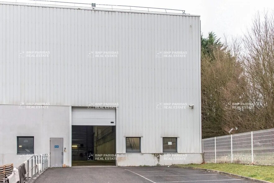 Flex in Bondoufle for lease - Building Photo - Image 3 of 12