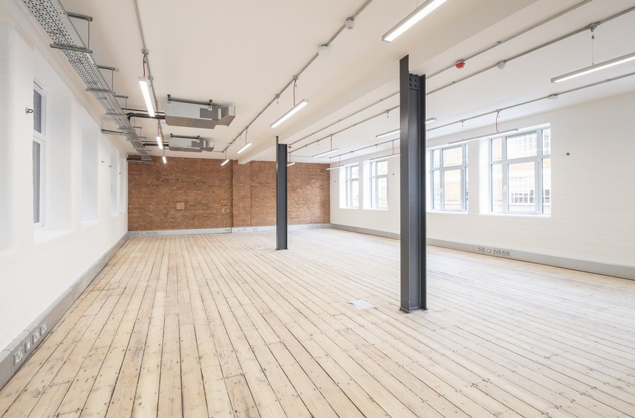46-54 Rosebery Ave, London for lease - Interior Photo - Image 2 of 10