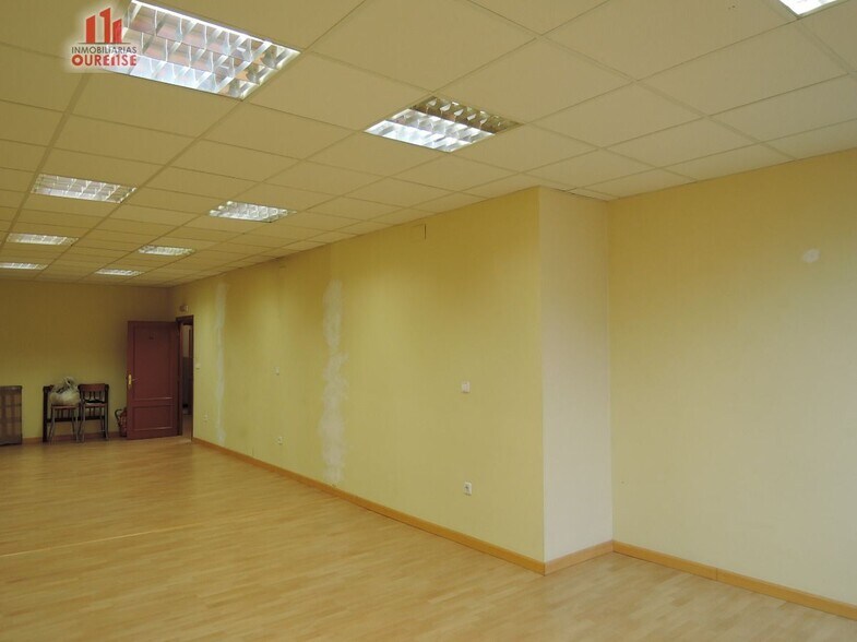 Office in Ourense for lease - Building Photo - Image 3 of 8