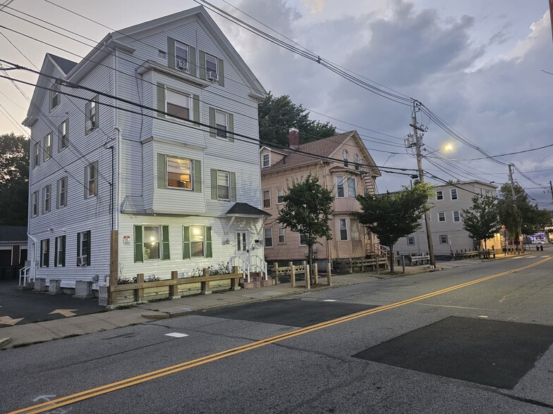 Excellent Vesting Opportunity - 5 Assets portfolio of 5 properties for sale on LoopNet.com - Building Photo - Image 2 of 10