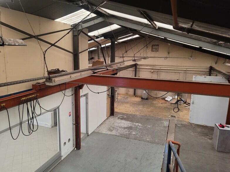 7 Rue Marcel Miquel, Issy-les-Moulineaux for sale - Building Photo - Image 3 of 8