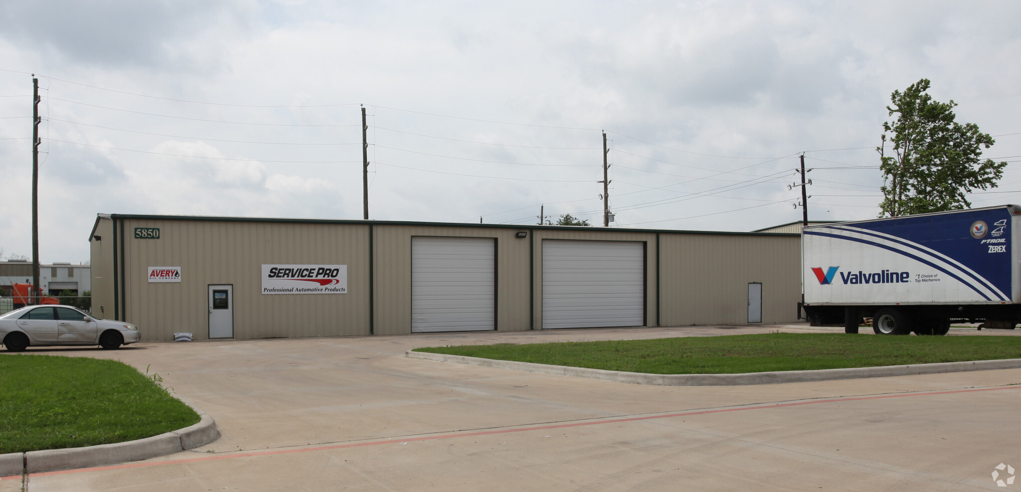 5850 Cunningham Rd, Houston, TX for lease Primary Photo- Image 1 of 8