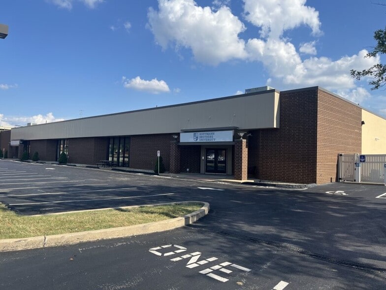 1201 Hanley Industrial Ct, Brentwood, MO for sale - Primary Photo - Image 2 of 10