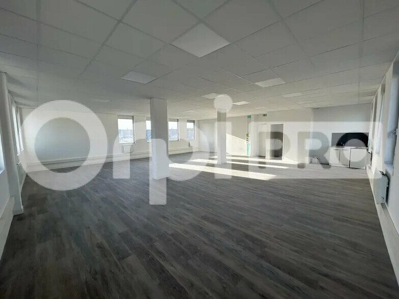 Office in Le Havre for lease - Interior Photo - Image 1 of 10