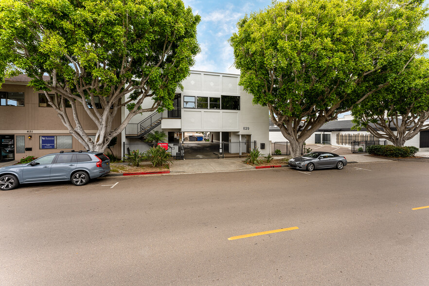 629 2nd St, Encinitas, CA for lease - Building Photo - Image 1 of 4