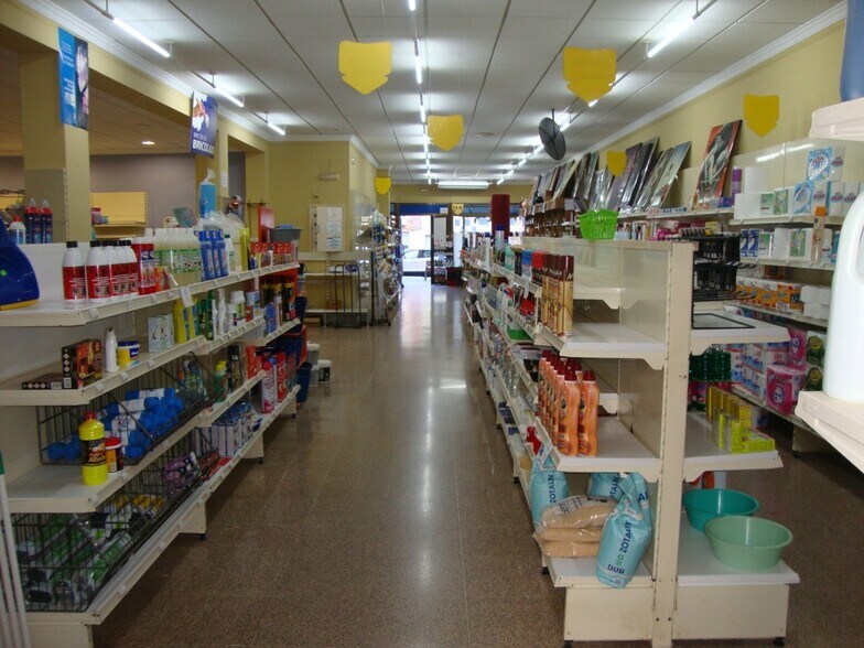 Retail in Benifaió, Valencia for lease - Building Photo - Image 2 of 7