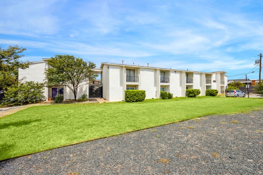 1304 McKie Dr, Austin, TX for sale - Building Photo - Image 2 of 15