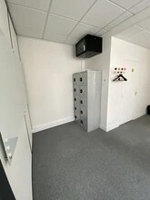 Office in Paris for lease Interior Photo- Image 1 of 11